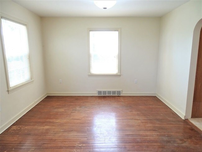 Building Photo - 534 Old Akron Rd