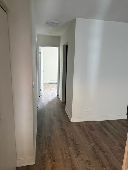 Building Photo - 327 Hawthorne Cir