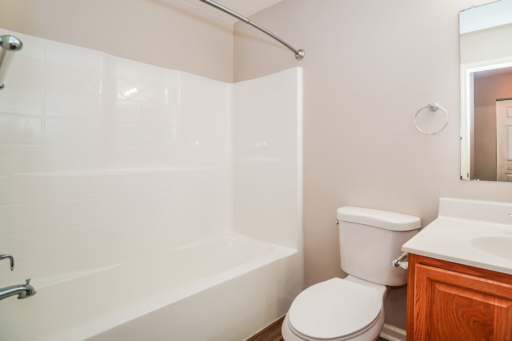 Building Photo - 616 Barn St