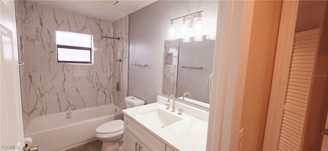 Building Photo - 930 SW 34th St