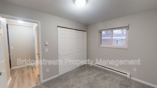 Building Photo - 4644 Waynedale Cir