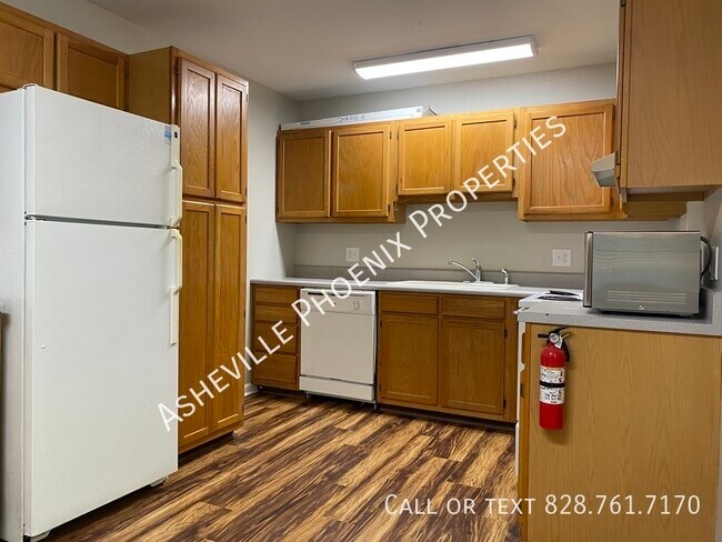 Building Photo - 456 Reems Creek Rd