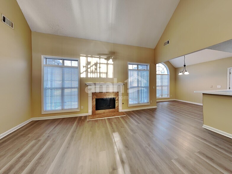 Building Photo - 447 The Gables Dr
