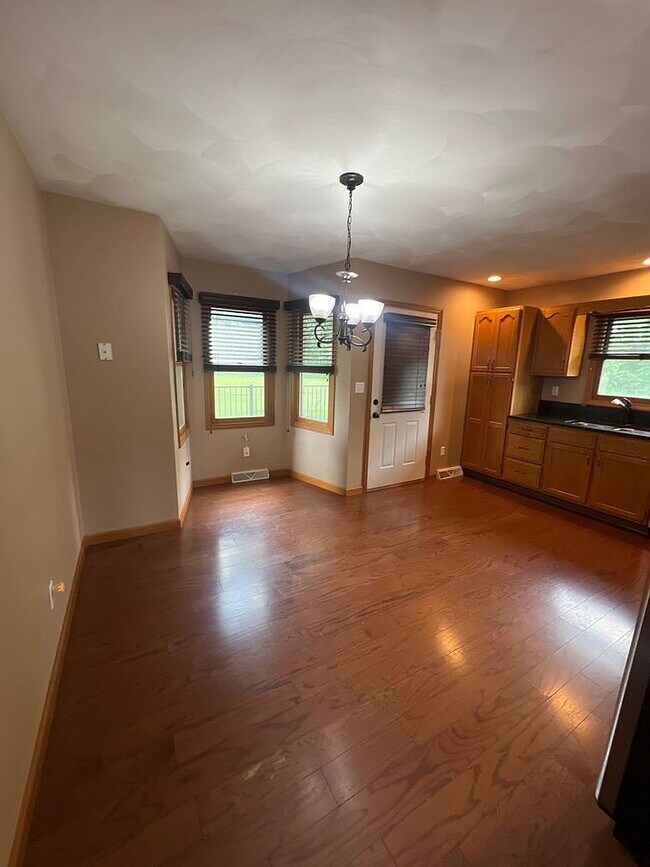 Building Photo - Single Family Home