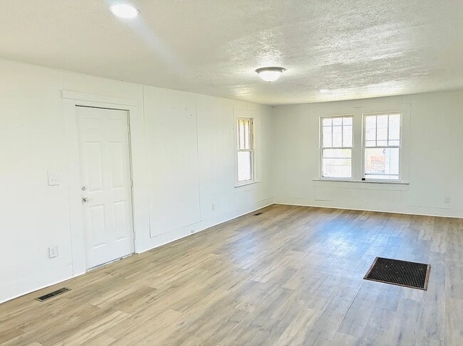 Building Photo - 1405 Tuscaloosa Ave