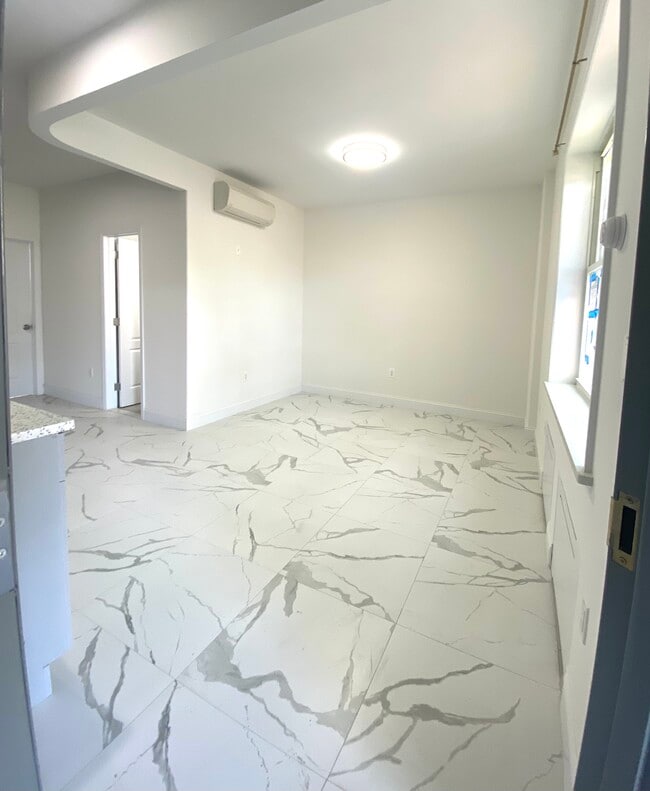 Building Photo - 8279 164th Pl