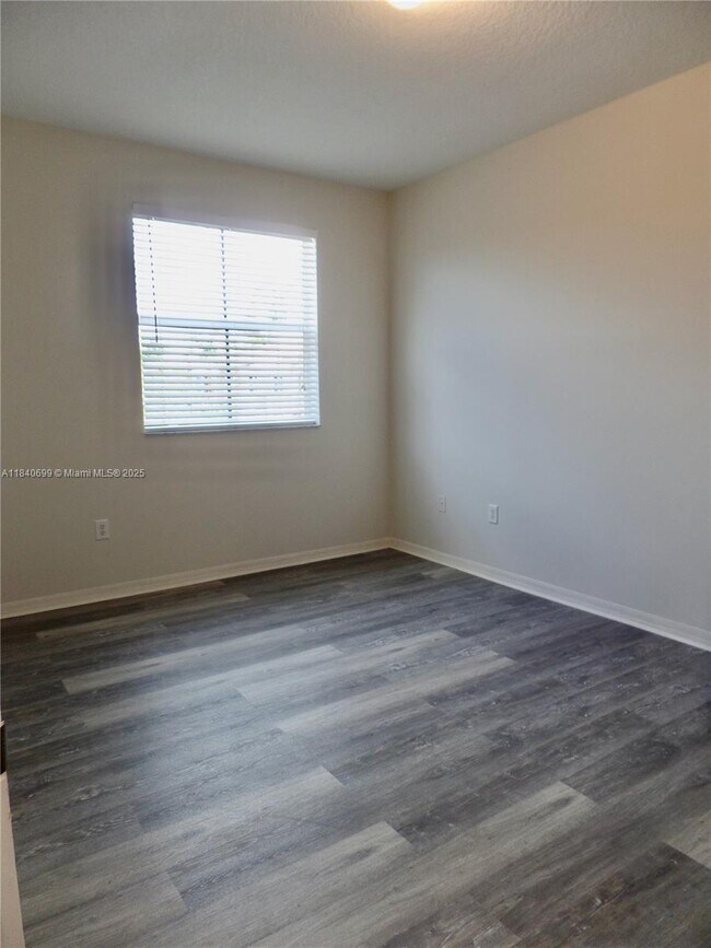 Building Photo - 14358 SW 9th Ct