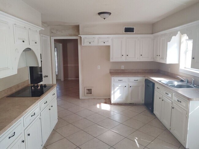 Building Photo - 14915 Oak Bluff Ct