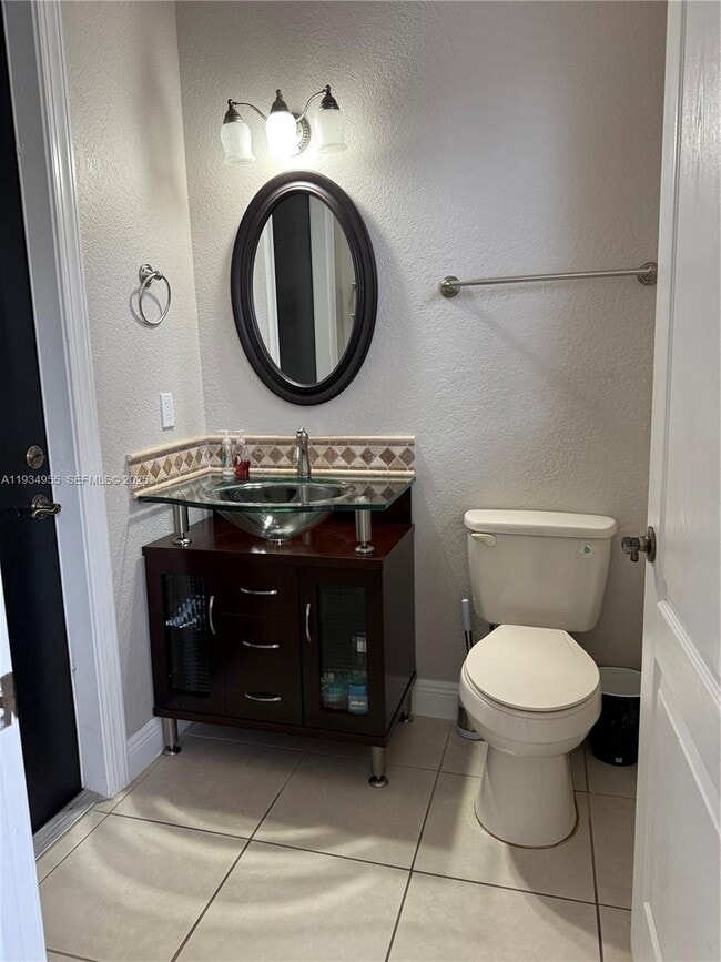 Building Photo - 2239 SE 19th Ave