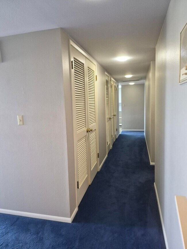 Building Photo - Move in Special 1/2 Off First Month! Amazing Views! 2 Bedroom Condo for Rent in the Fairhaven Nei...