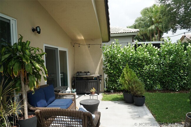 Building Photo - 17030 NW 19th Ct