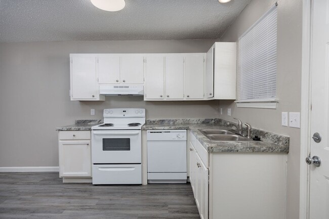 Building Photo - 2BR Units in Gonzales - TAKING APPLICATION...