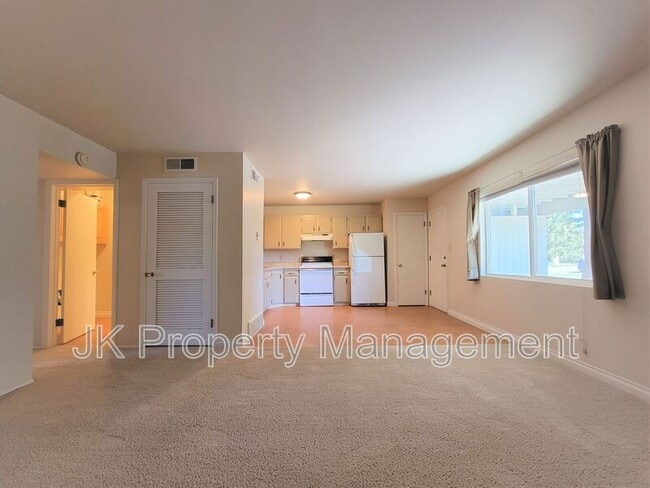 Building Photo - 3208 11th Ave S