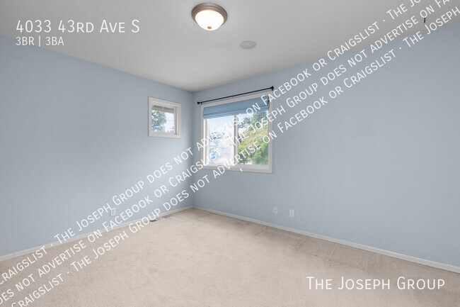 Building Photo - 4033 43rd Ave S