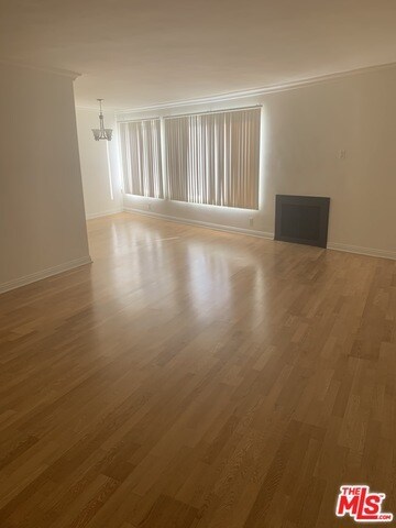 Building Photo - 1097 S Bedford Dr