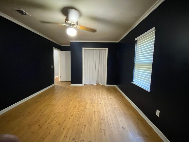 Master Bedroom - 2101 Palmore Rd