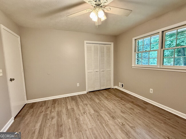 Building Photo - 252 Harmony Grove Rd