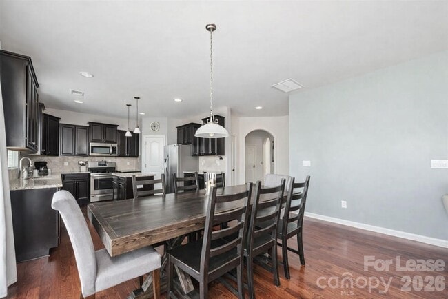 Building Photo - 10391 Hillsborough St