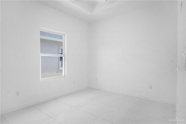 Building Photo - 18 Vision St