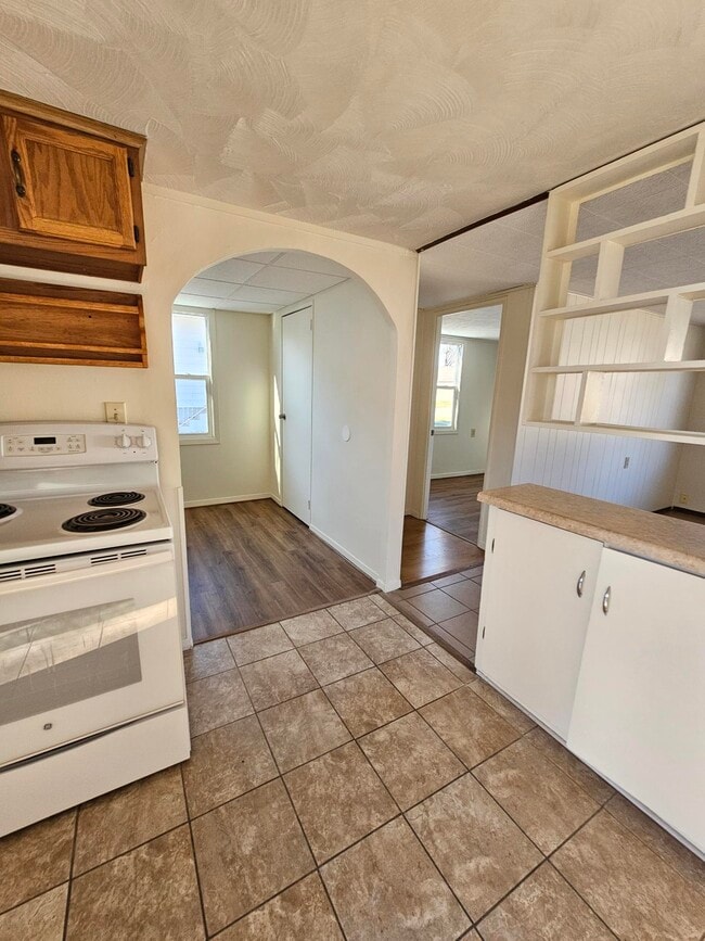 Building Photo - 2407 W 7th St