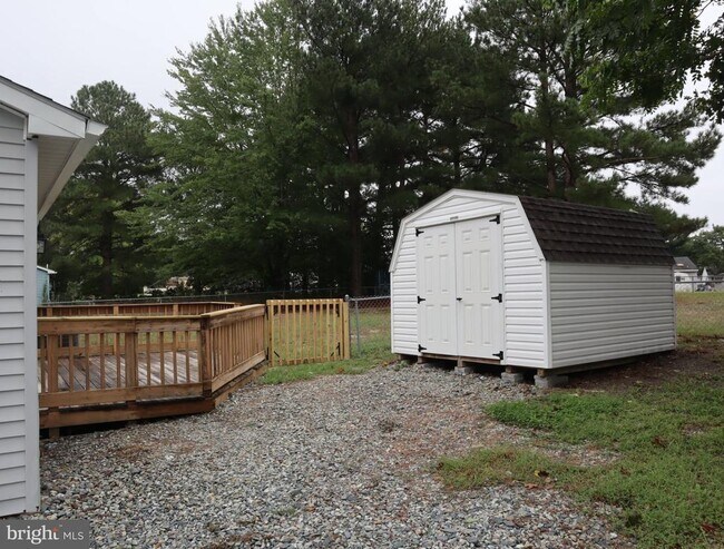 Building Photo - 1108 Middleneck Dr