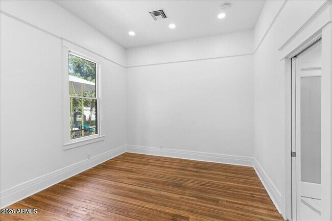 Building Photo - 825 N 3rd Ave