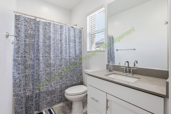 Building Photo - Fully-Furnished End Unit Gilbert Home in Warner Meadow Community