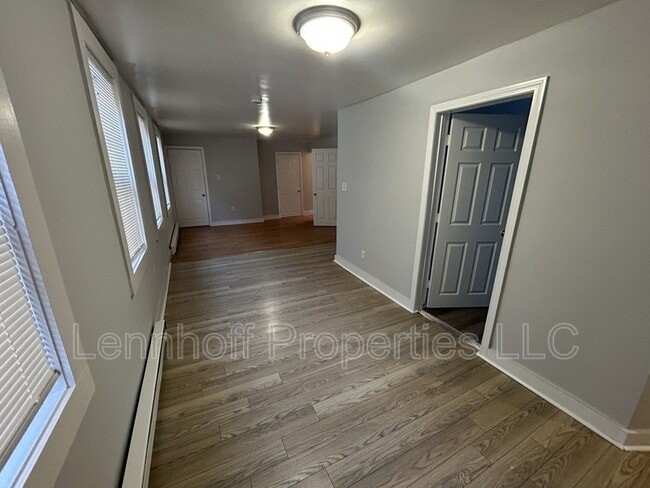 Building Photo - 145 Water St