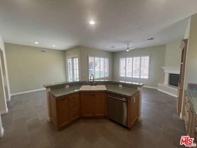 Building Photo - 4566 Via Del Rancho