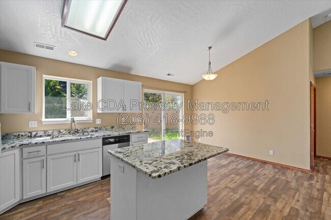 Building Photo - 8920 Torrey Ln