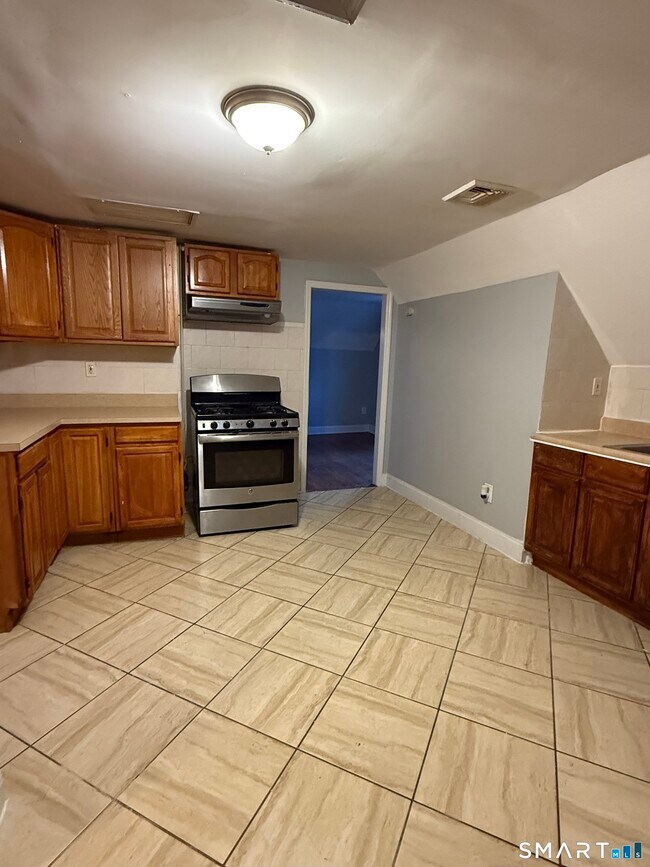 Building Photo - 21 N Walnut St