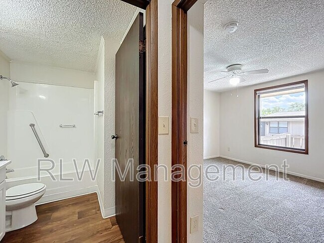 Building Photo - 611 Mt Homer Rd