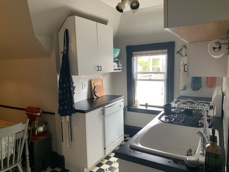 Primary Photo - 465 Medford St