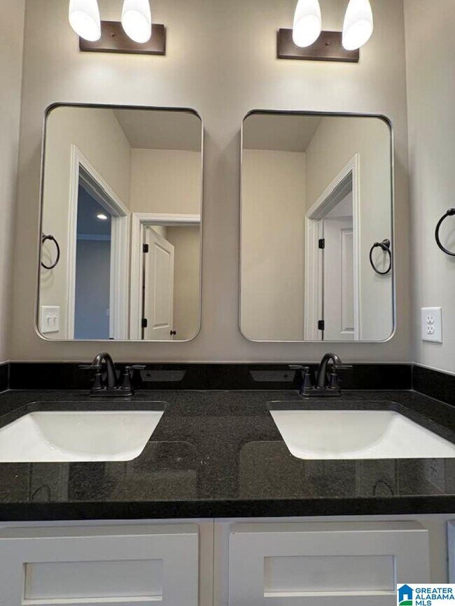 Building Photo - 4411 Lennox Pl