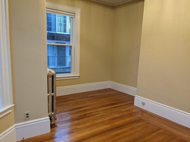 Building Photo - 131 Summer St