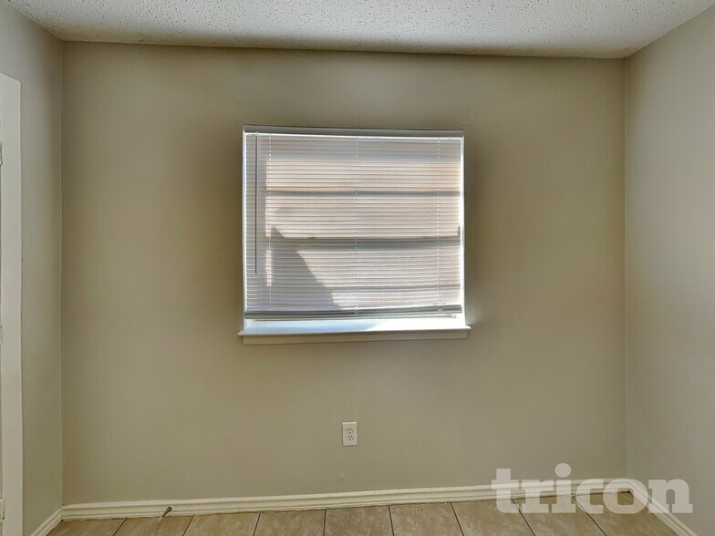 Building Photo - 726 Cindy Dr