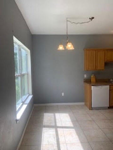 Building Photo - 7329 Bayside Dr
