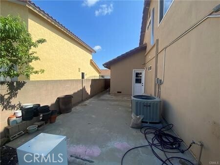 Building Photo - 11095 Begonia Ave