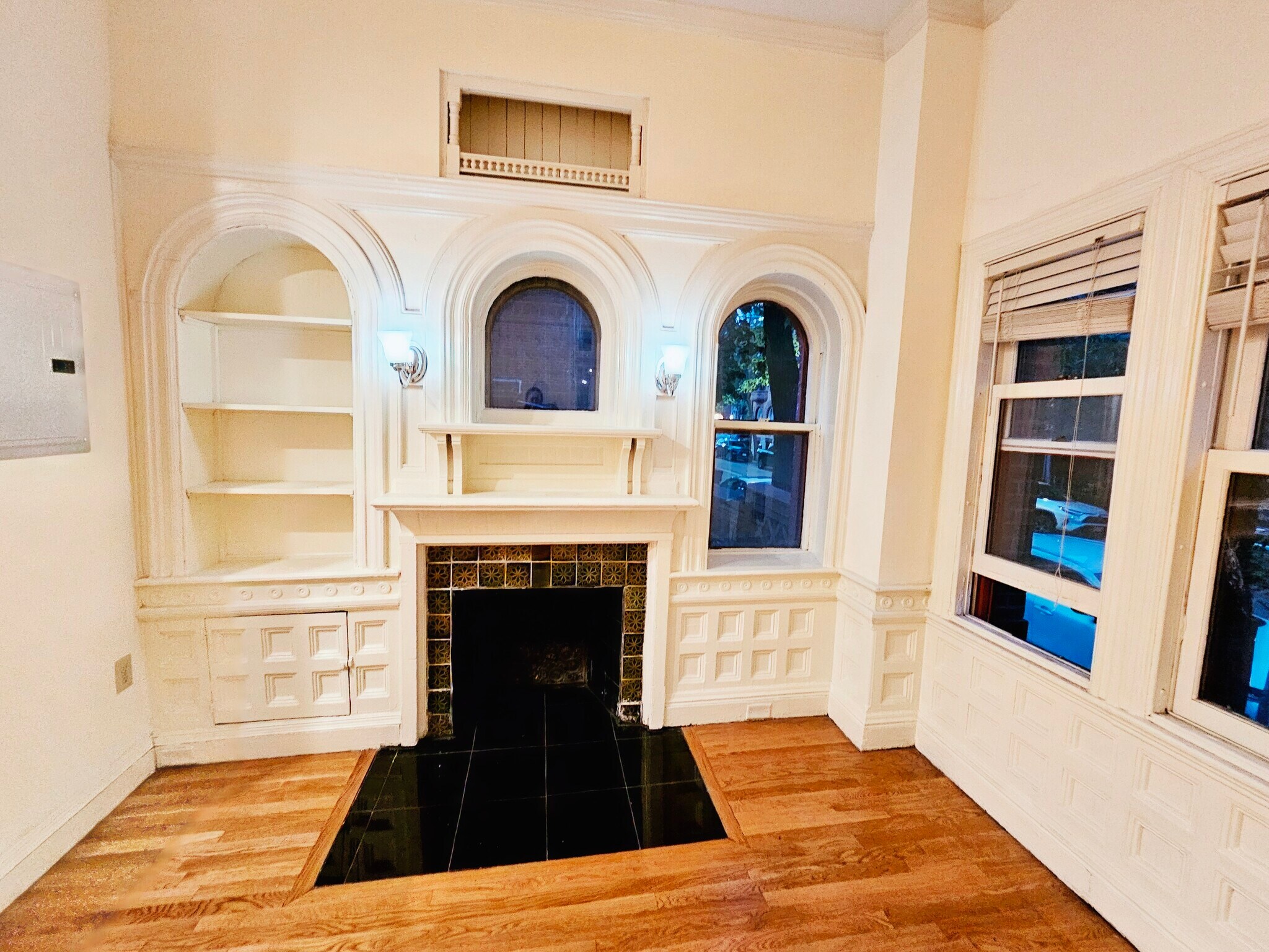 Building Photo - 197 Commonwealth Ave