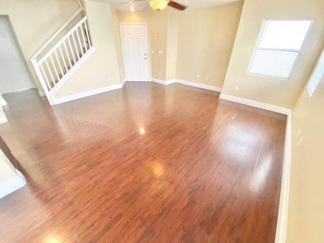 Building Photo - BEAUTIFUL 3 BEDROOM 2.5 BATHROOM 2 CAR GAR...