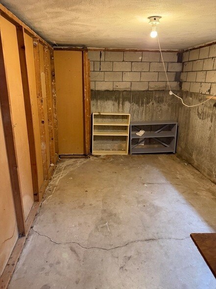 Building Photo - 14 Kippy Dr