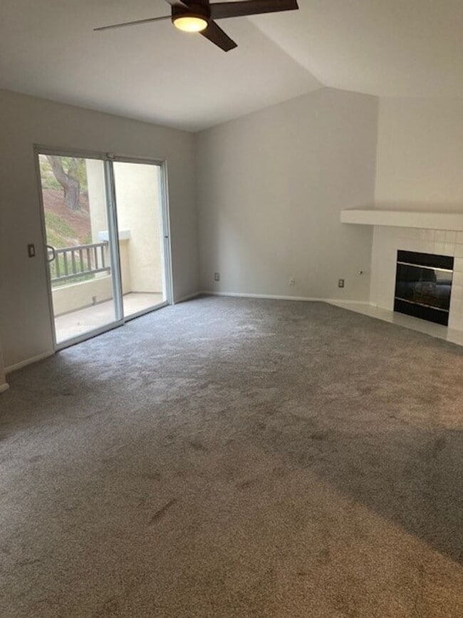 Building Photo - 3 Bedroom 3 Bath Home Located in the gated...