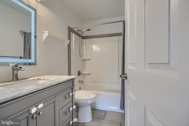 Building Photo - 8301 Whitebark Ct