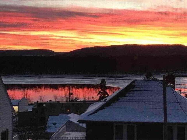 Building Photo - 16 N Hill St