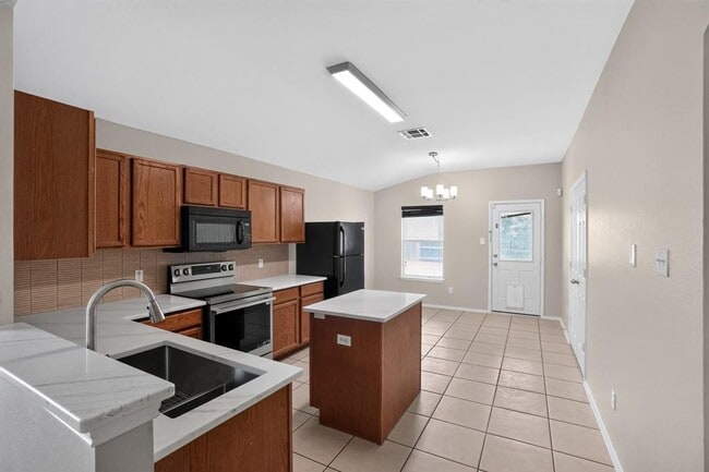 Building Photo - 111 Mossy Rock Cove