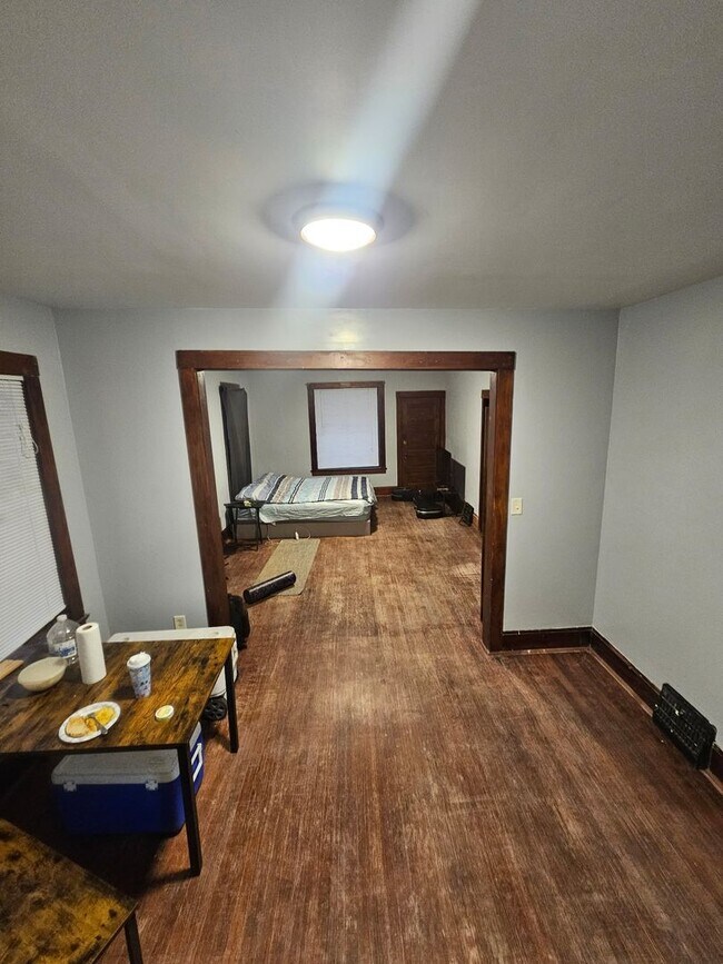 Building Photo - 1372 Merryman St