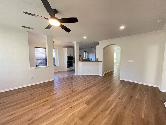 Building Photo - 15801 Belfin Dr