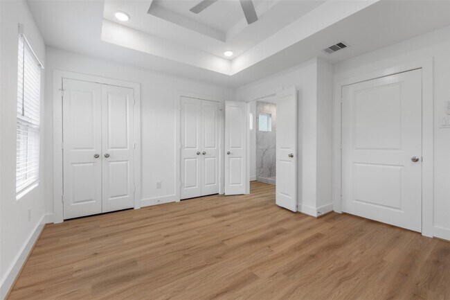 Building Photo - 1222 E 33rd St