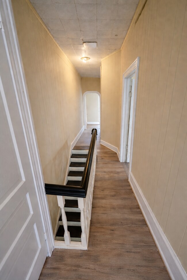 Building Photo - 1231 N 54th St