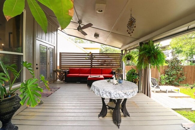 Building Photo - 1607 Gracy Farms Ln